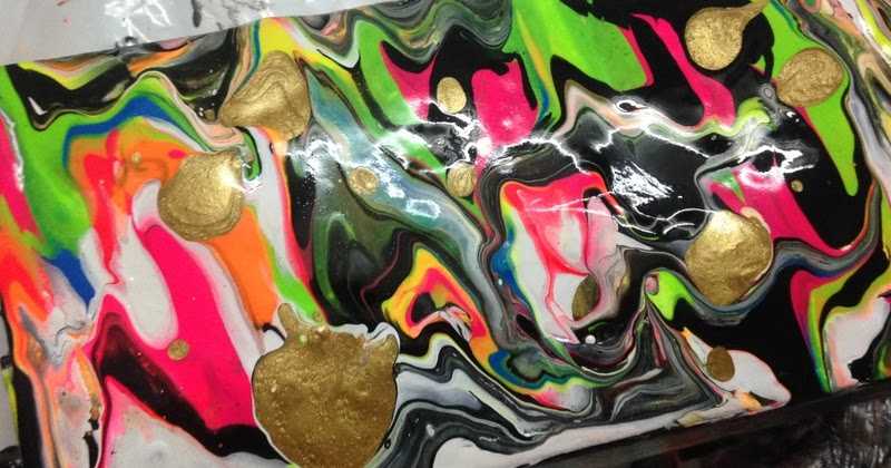 Recycling With Paint Pouring 