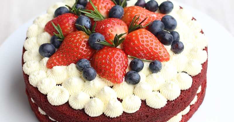 Red Velvet Cake With Cream Cheese Frosting