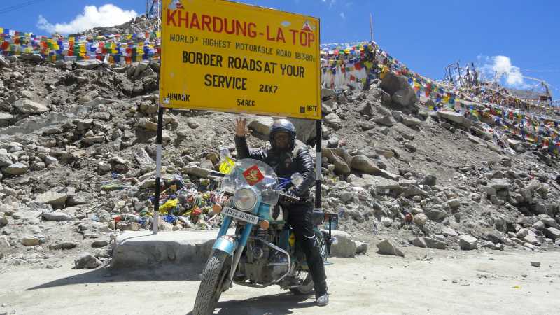 Retired Army Colonel Leaves For Homage Ride On Royal Enfield To Rezangla War Memorial - MumbaiGloss