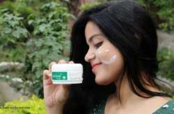 Review SheView: Debon Herbals Haul and Mini Reviews of Under Eye Cream, Vitamin E Cream, Aloe  & Egg Shampoo!
