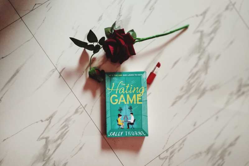 Review: The Hating Game By Sally Thorne