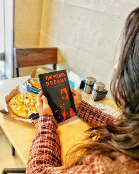 Review Of The Book “The Flying Dreams”