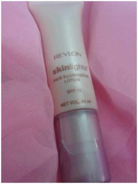 Revlon Skinlights Face Illuminator Lotion Review.