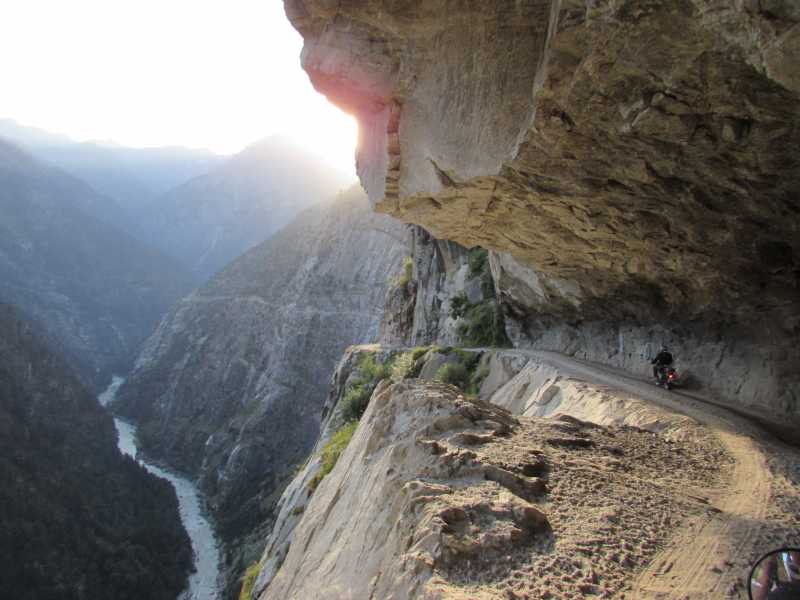 Riding On The Sapphire Valley- Paddar