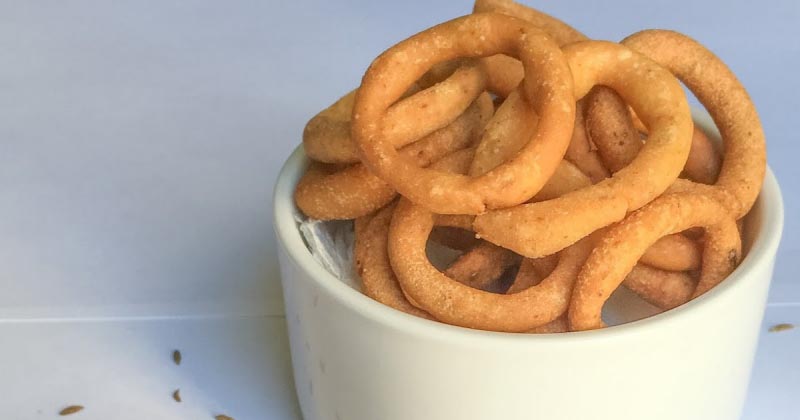 Ring Murukku (Fried Rice Flour Rings)