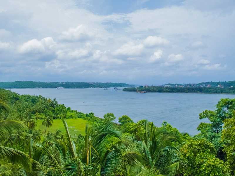 Riverside Goa 🔊 Podcast With Musafir Stories