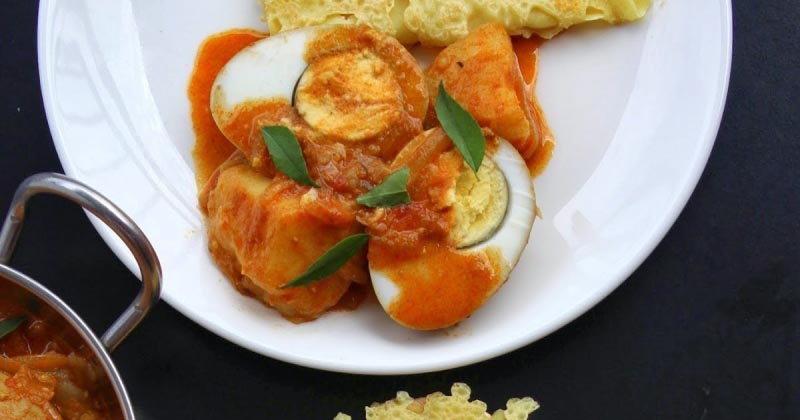 Roti Jala Recipe / Malaysian Net Crepes / Net Breads