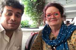 SHE DON’T USE MOBILE PHONE ! ! ! 