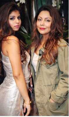 SRK Pulls Wife Gauri Khan