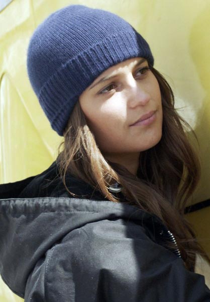 SUBMERGENCE Movie Photos - Alicia Vikander - FilmoFilia