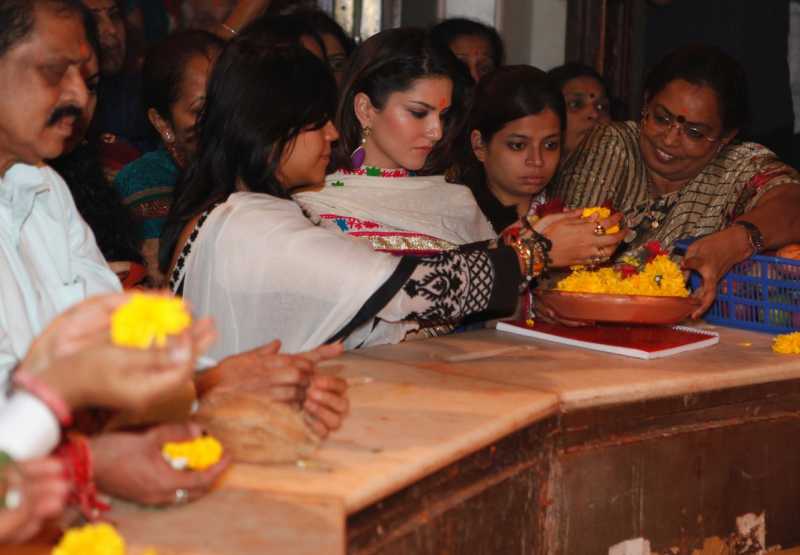 SUNNY IN LATEST PICTURES