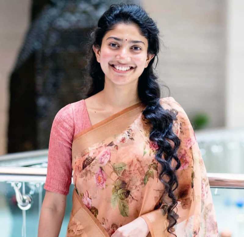 Sai Pallavi Biography, Birthday, Family, Age, Movies, Songs - Breezemasti