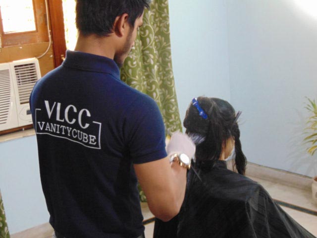 Salon At Home- My Experience With VLCC Vanity Cube - Beauty And Health