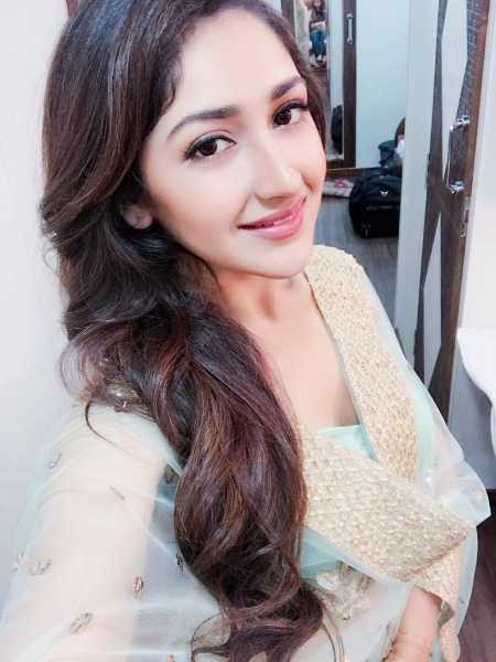 Sayesha Saigal #bollywood 03