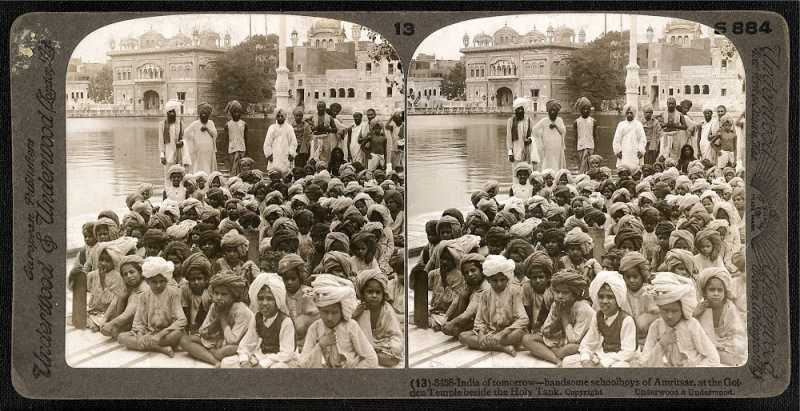 Schoolboys At The Golden Temple At Amritsar In The Punjab - C. 1903