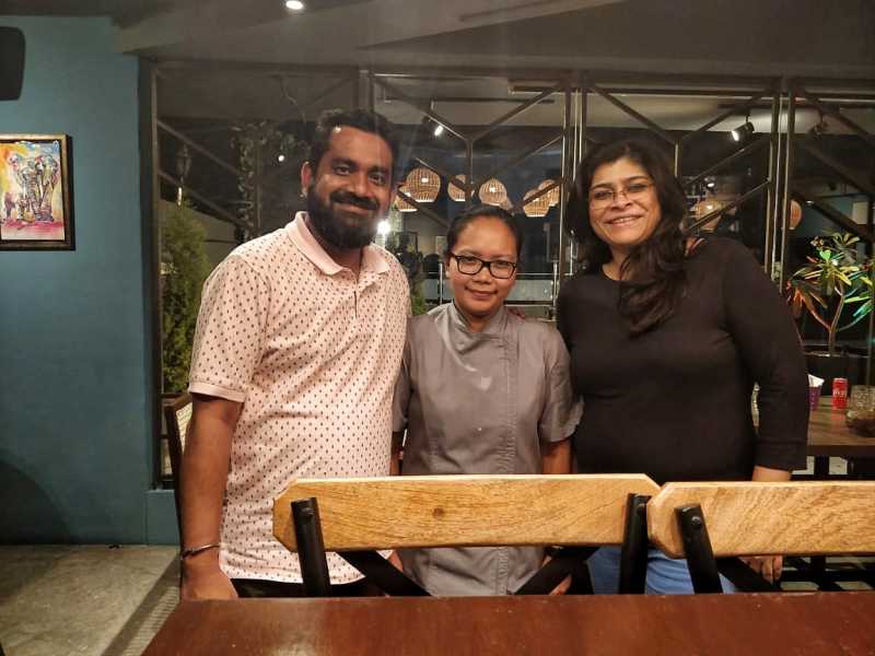 Seefah Bandra, Blue Is The Colour Of Good Food | Pikturenama