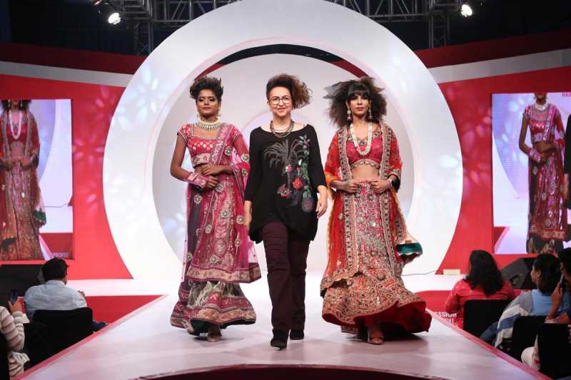 Seema V. Jerajani Performs On Salon India Stage | Indian Graffiti