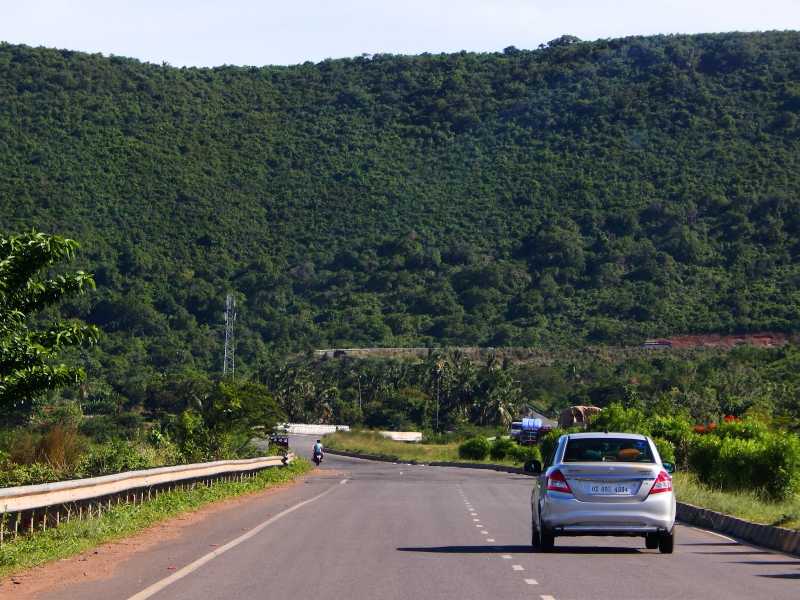 Self Drive Easily With Drivezy!