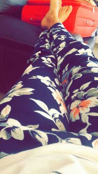 Selfie Click Pic For Facebook New Latest Art - Wallpaper DP