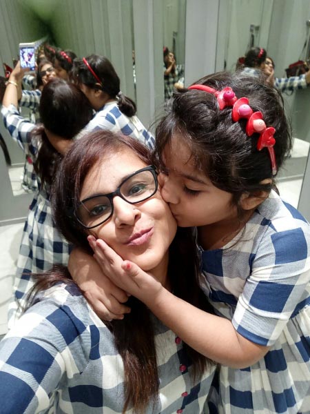 Selfies - A New Way To Bond With People And Smile Closely With #Mobiistar