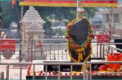 shani amavasya or worship to lord shanidev