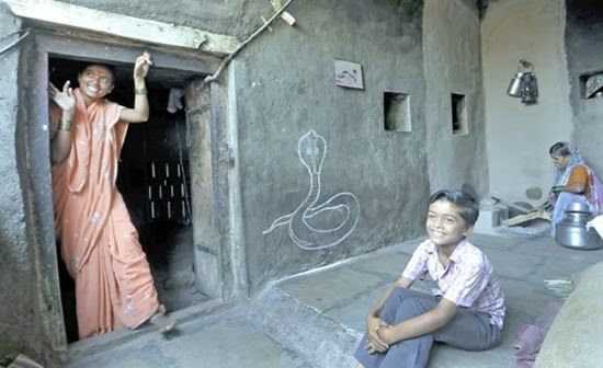 Shetpal - The Indian Village Where Snakes Live With Humans