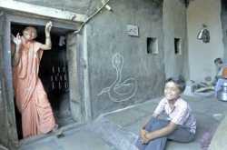 Shetpal - The Indian Village Where Snakes Live With Humans