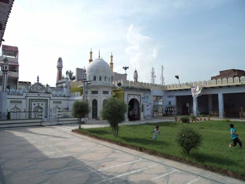 Shia Muslims Of Jaunpur And Azadari|