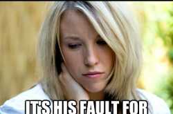 Should Boys Spy on Girlfriends to Catch Cheating In Relationship