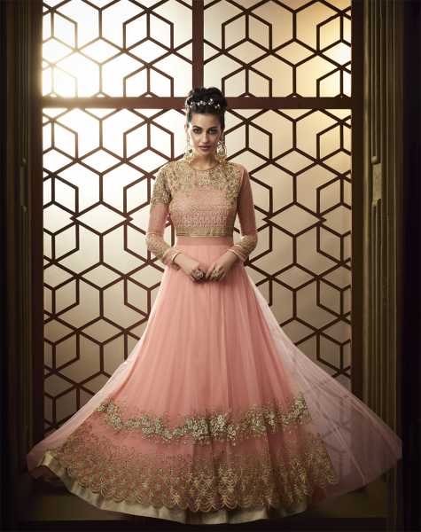 Simple Ways To Style Your Traditional Indian Wear - Nihal Fashions Blog