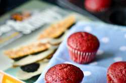 Skinny Red Velvet Cupcake