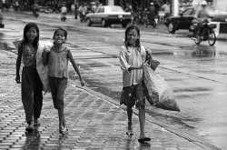 Small things which we can do to spread happiness all around