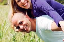 Smiling Faces Are Better for Face Recognition