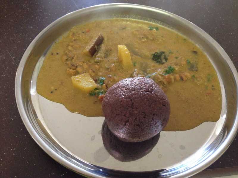 Soft Ragi Mudde With Steaming Sambhar Recipe