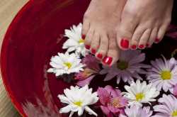 Some DIY pedicure videos, watch them to do pedicure at home