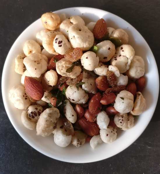 Spicy Phool Makhana ( Puffed Lotus Seeds) Namkeen