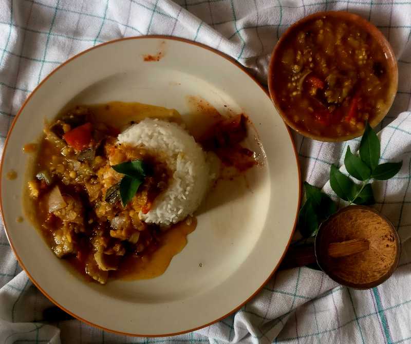 Spicy Tangy Kathirikai Gothsu | Brinjal Gothsu