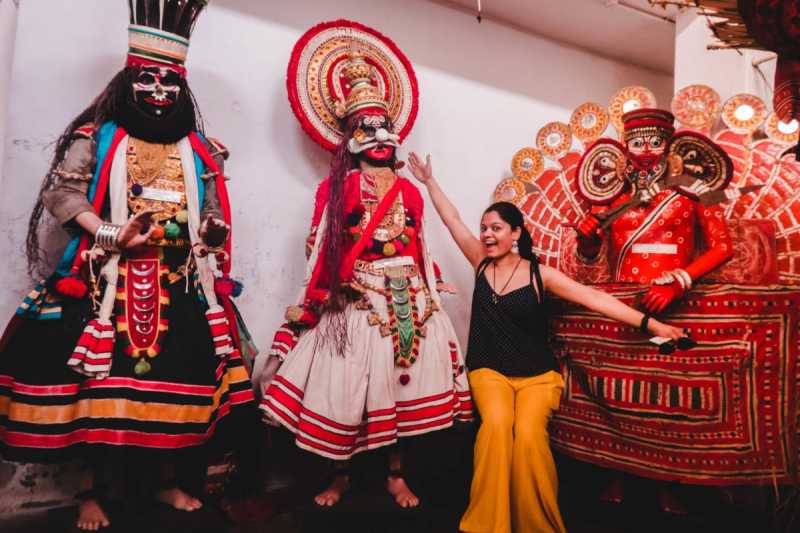 Strolling Around The Colorful Streets Of Jew Town In Kochi - Life And Its Experiments