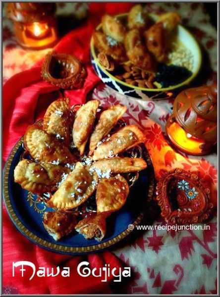 Stuffed Mawa Gujiya For Diwali ! How To Make Gujiya At Home 