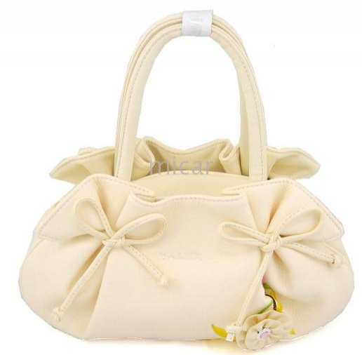 Style Youself With Handbags This Summer.