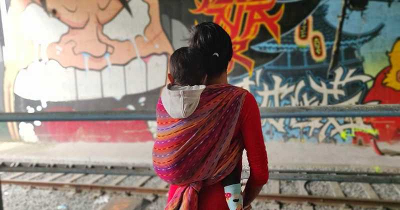 Styling With Atyu - Short Wrap Back Carry!