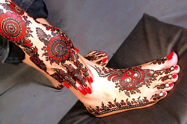 Stylish 30+ Fusion Mehndi Designs Images Photo Download