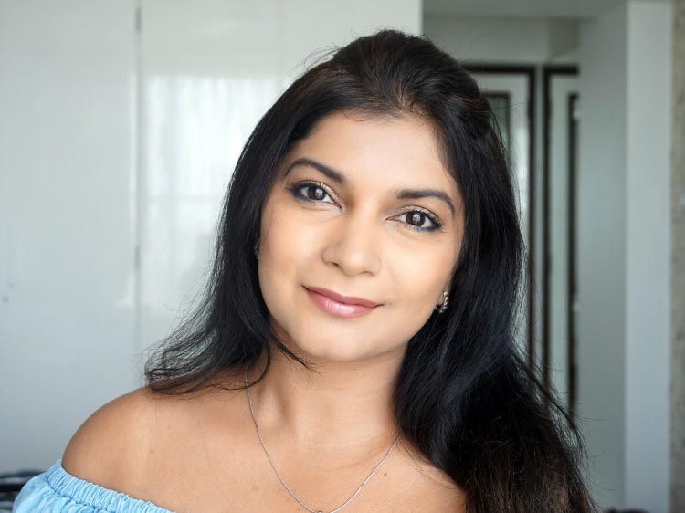 Subtle Daytime Glitter Look | The Bombay Brunette