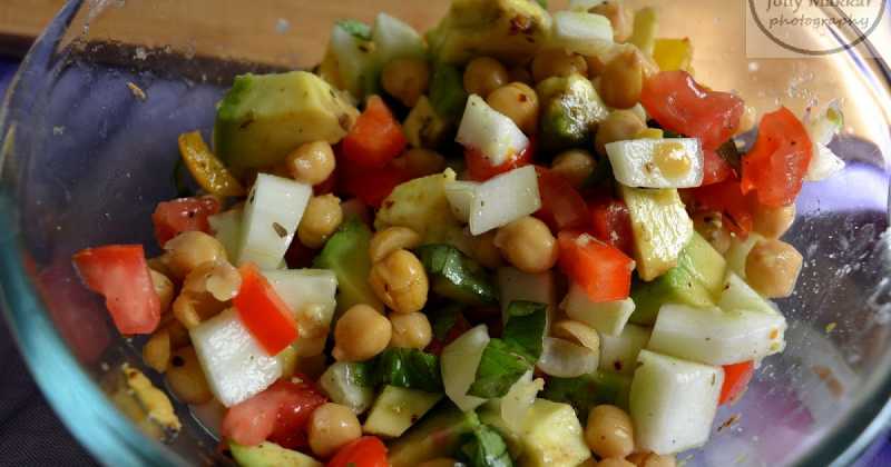 Summer Blast Salad With Avocado, How To Make Chickpeas Avocado Salad | Salad Recipes 