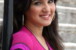 Super cute actress jasmine looking sizzling in a sexy saree in a latest photoshoot pictures