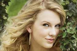 TAYLOR WINS 3 BILLBOARD AWARDS