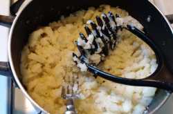 THREE THINGS MY FEISTY GRANDMOTHER WANTS YOU TO KNOW ABOUT ALOO PARANTHAS