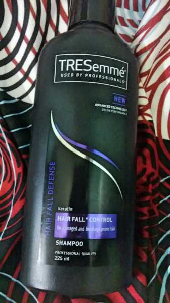 TRESemmé Hairfall Defense Shampoo Review.