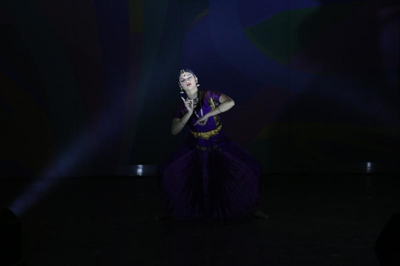 Tapping Feet Helps Build A Better Team