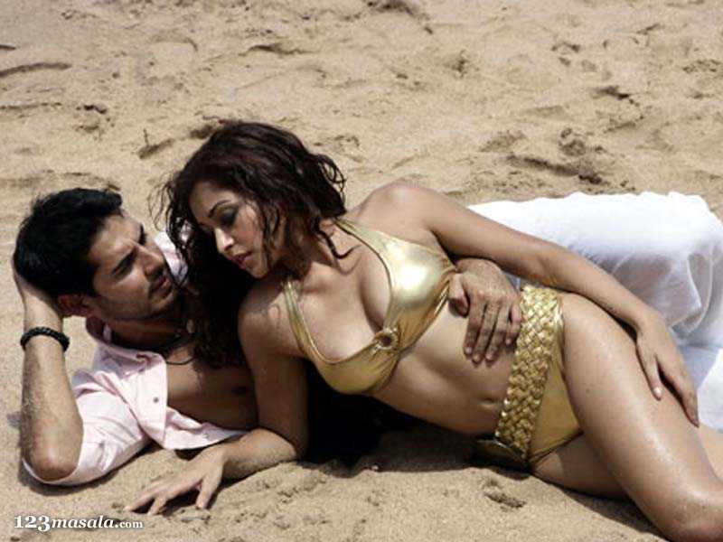 Tareena Patel In Bikini -The Hot Bollywood Babe